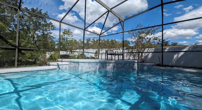 Building Photo - Beautiful Two-story home with Pool 3/2/2 car garage