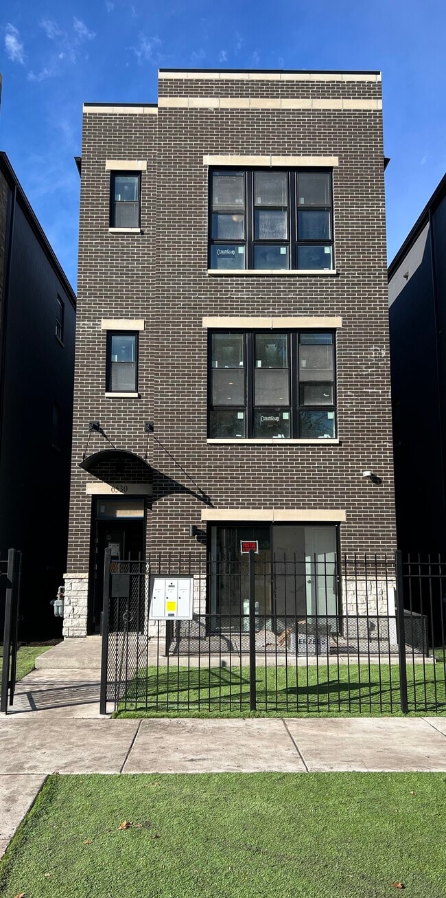 Building Photo - 6530 S Maryland Ave