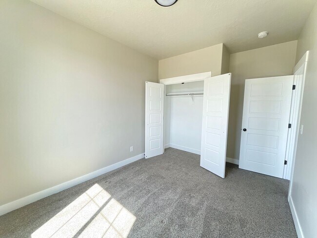 Building Photo - 3 bed 2 bath House in Nephi