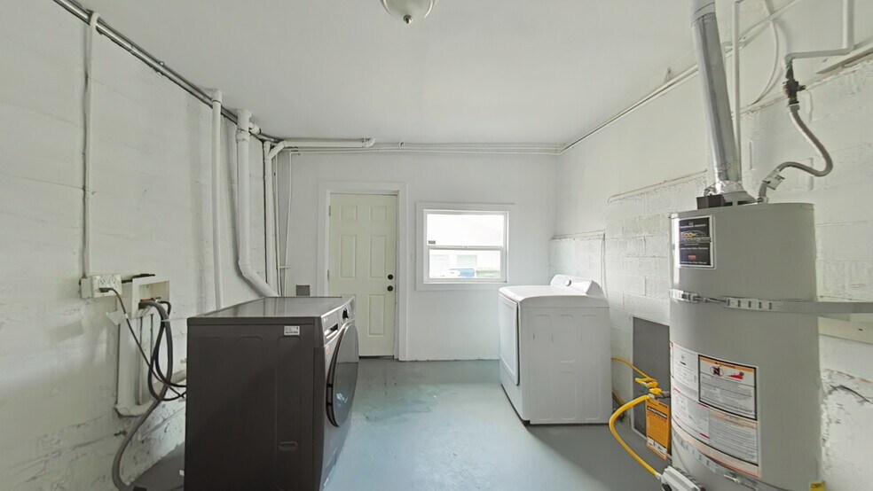 Storage Room - 3820 Homer St