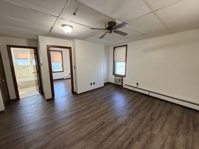 Building Photo - 768 Lakeview Ave