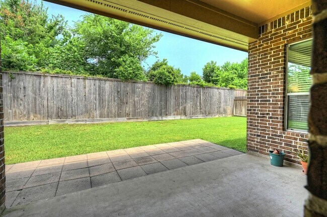 Building Photo - 7810 Oak Moss Dr