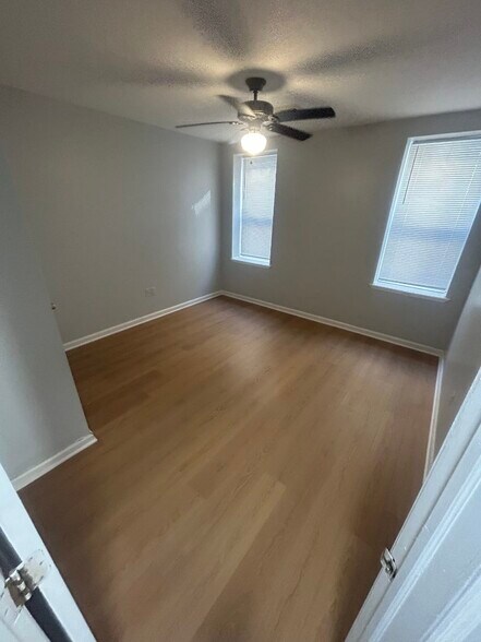 Building Photo - 1311 S 52nd St