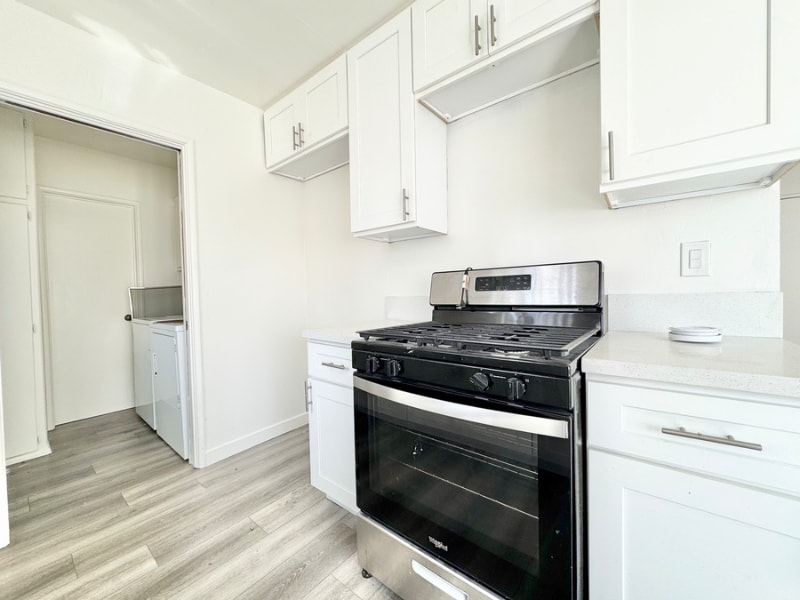 Building Photo - 636 Aerick St