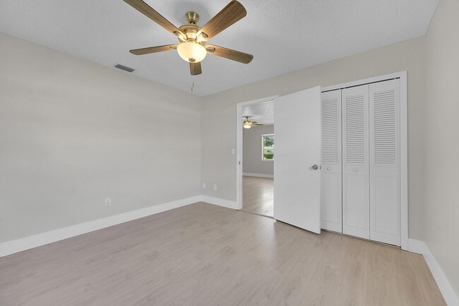 Building Photo - 2251 SE Holland St