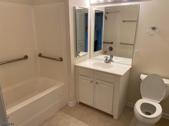 Building Photo - 10411 Warren's Way