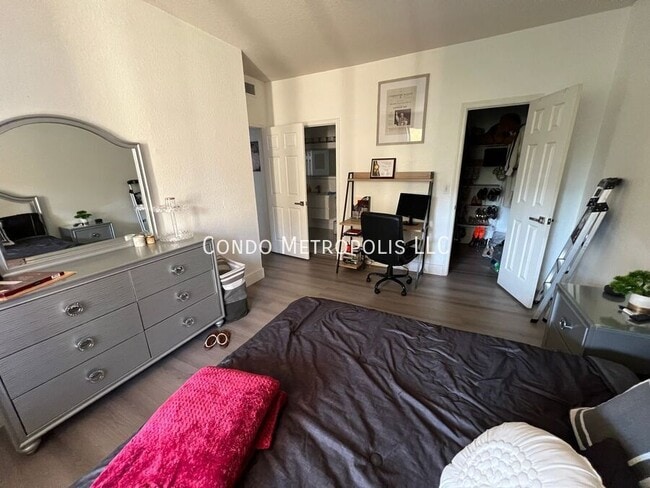 Building Photo - 2600 Robert Trent Jones Dr