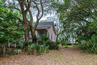 Building Photo - Amazing sunsets at this waterfront home
