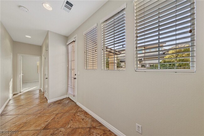 Building Photo - 425 Ralph Mosa St