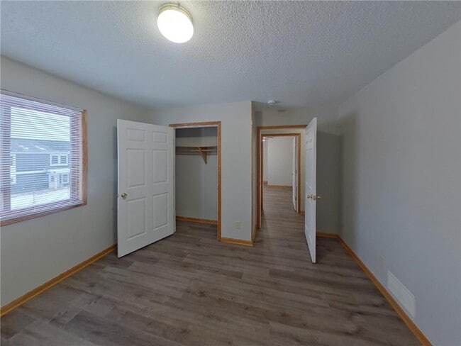 Building Photo - 2144 Sherwood Ave