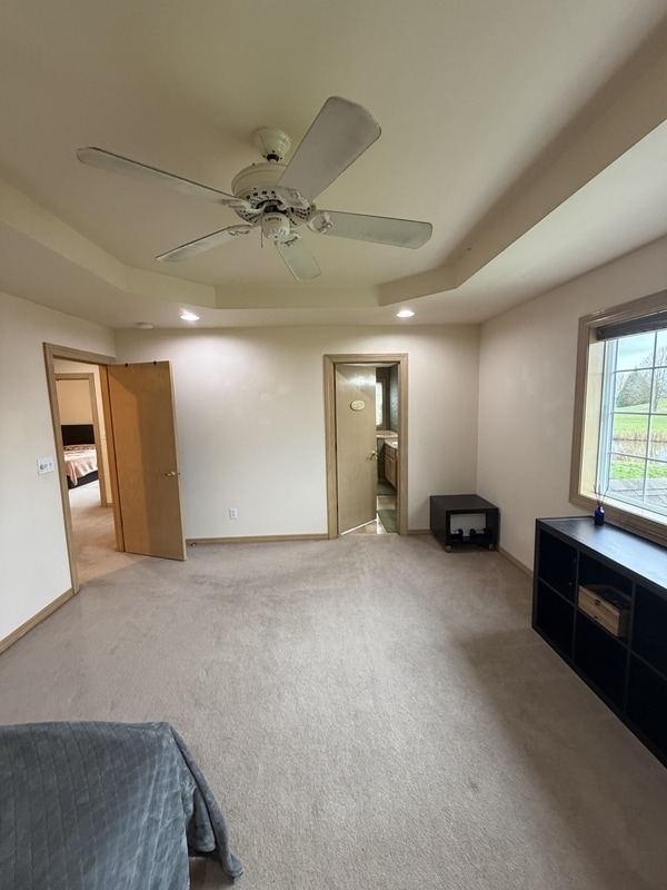 Building Photo - 700 Sunrise Dr