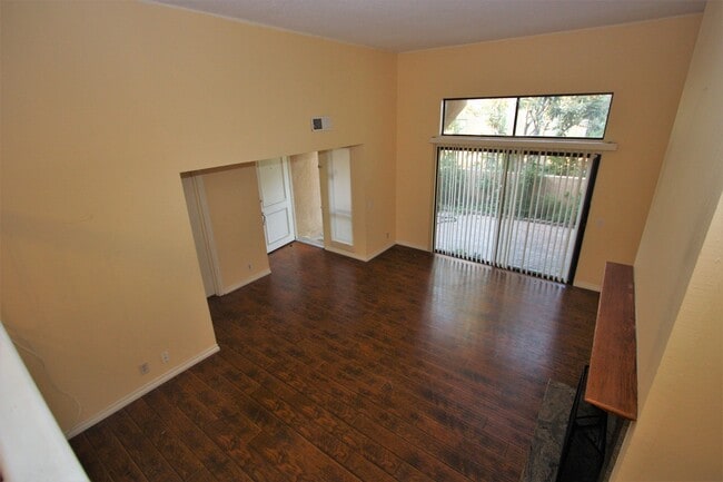 Building Photo - 2925 Wellesley Ct