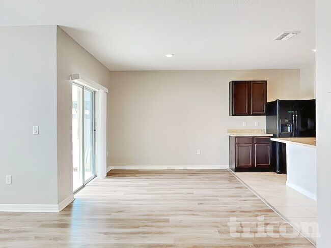 Building Photo - 935 Summer Glen Dr