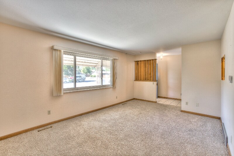 Building Photo - 724 Kimball Rd