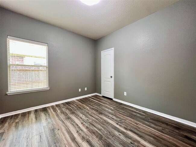 Building Photo - 835 E Tide Bay Cir