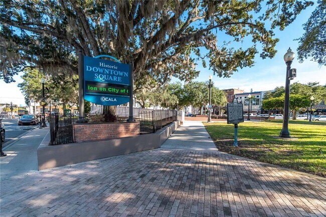 Building Photo - 519 SW 19th Ave