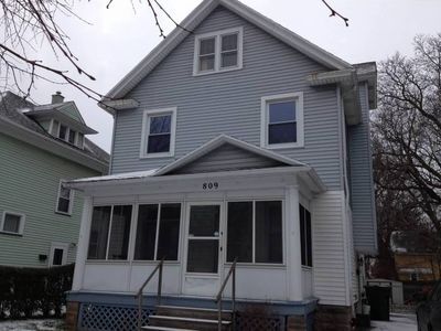Primary Photo - 809 Post Ave