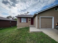 Building Photo - 114 Persimmon Dr