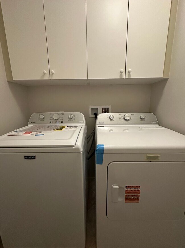 Building Photo - Price Reduced! Stunning 4BR Irvine Home in Resort-Style Community w/ Pool & Spa