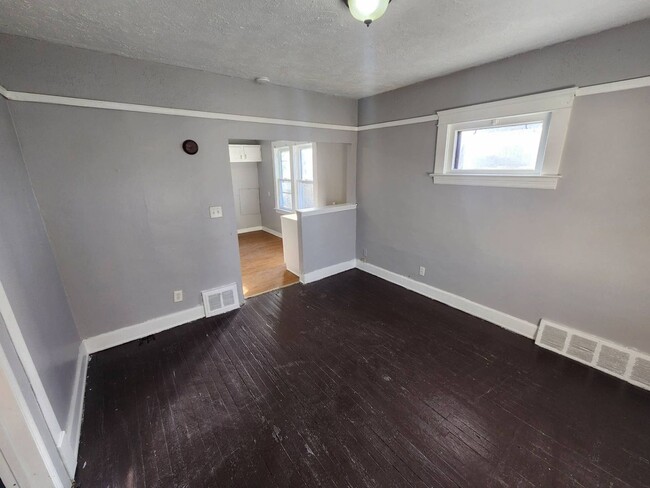 Building Photo - 11702 Honeydale Ave