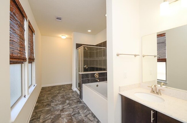 Building Photo - 4423 Ashberry Pine Ln