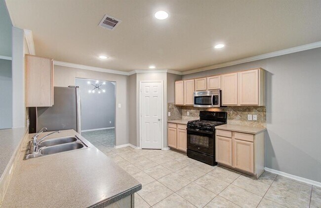 Building Photo - 4823 Upland Dale Ct