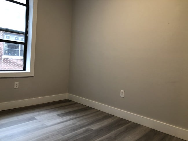 Building Photo - 47 Duncan Ave