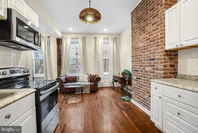 Building Photo - 618 N 40th St