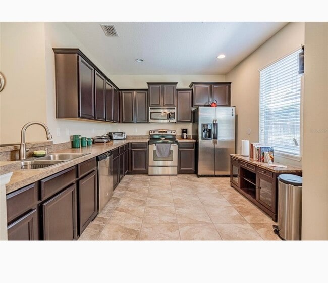 Building Photo - 2152 Betsy Ross Ln