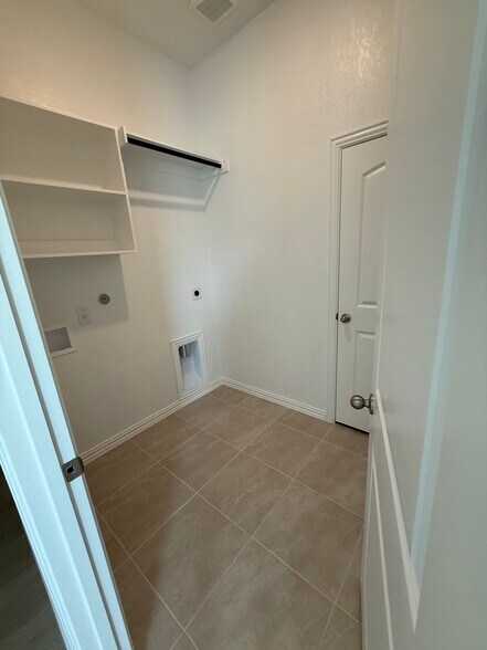 Laundry room - 1239 Casetta Run