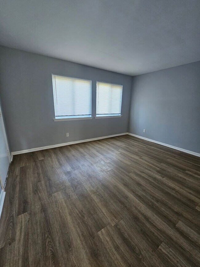 Building Photo - 8 Pollux Cir E