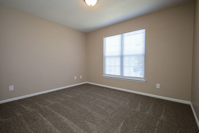 Building Photo - 1663 Fresno St