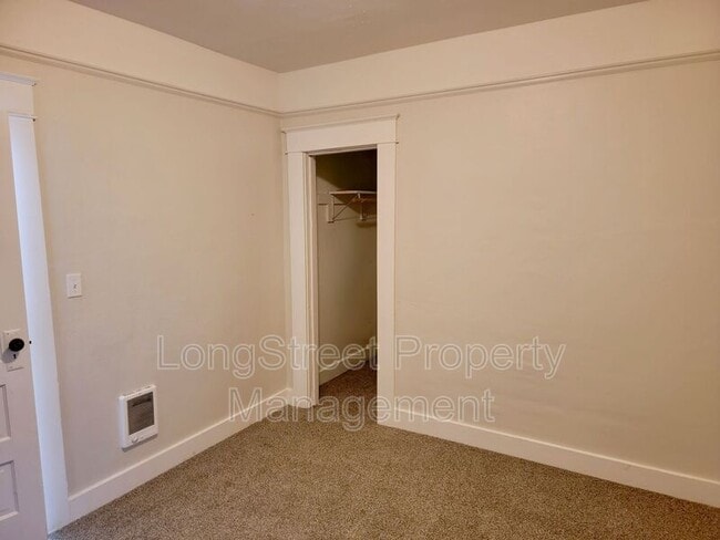 Building Photo - 29626 OR-34