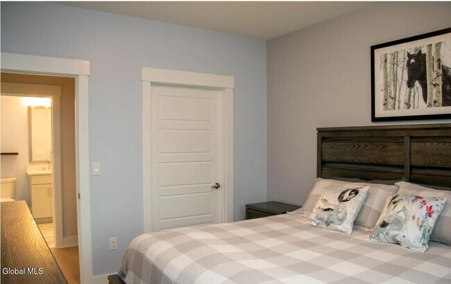 Building Photo - 116 West Ave