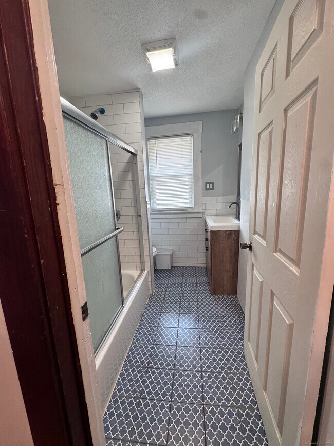 Building Photo - 62 Marne St