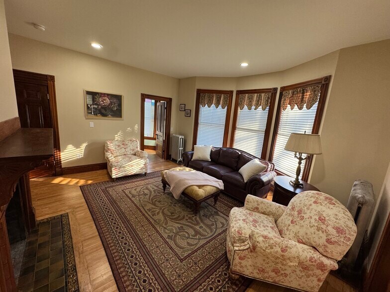 Livingroom - 90 High St