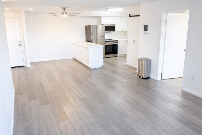 Building Photo - Quiet 2 Bedroom 2 Bathroom Minutes From SDSU