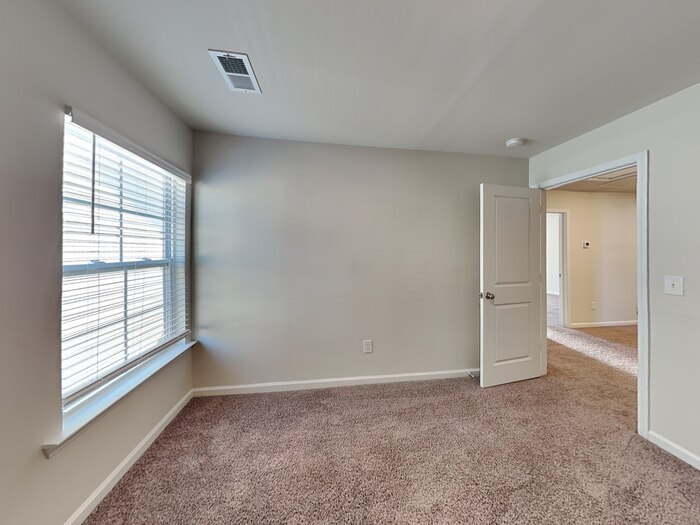 Building Photo - 464 Red Poll Wy
