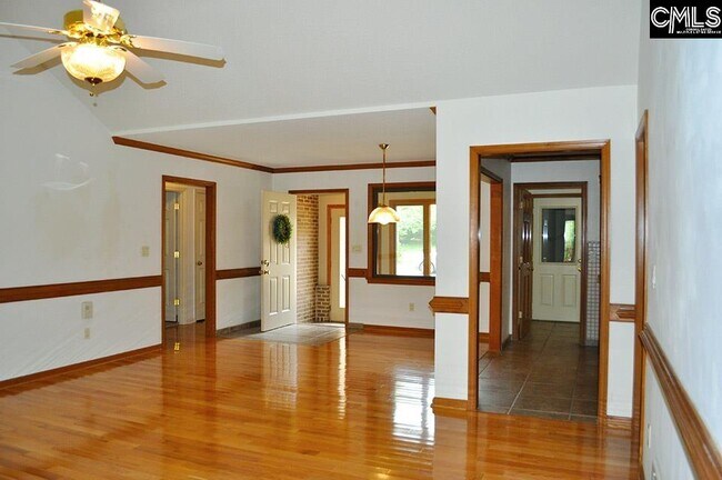 Building Photo - 305 Willowood Pkwy