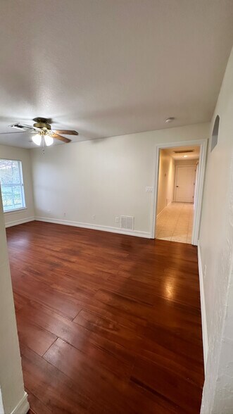 Building Photo - 3013 14th St SW