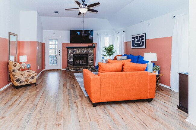 Building Photo - "Well-maintained 4-Bedroom Gem with 2 Full Baths and a Fireplace in Desirable Harker Heights Neig...