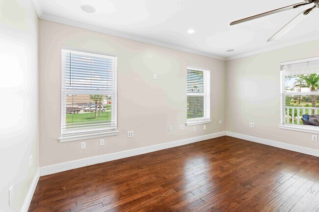 Building Photo - 7211 Bay Crest Rd