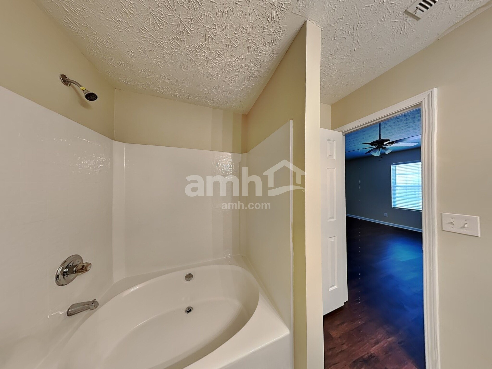 Building Photo - 3009 Sentinel Cir