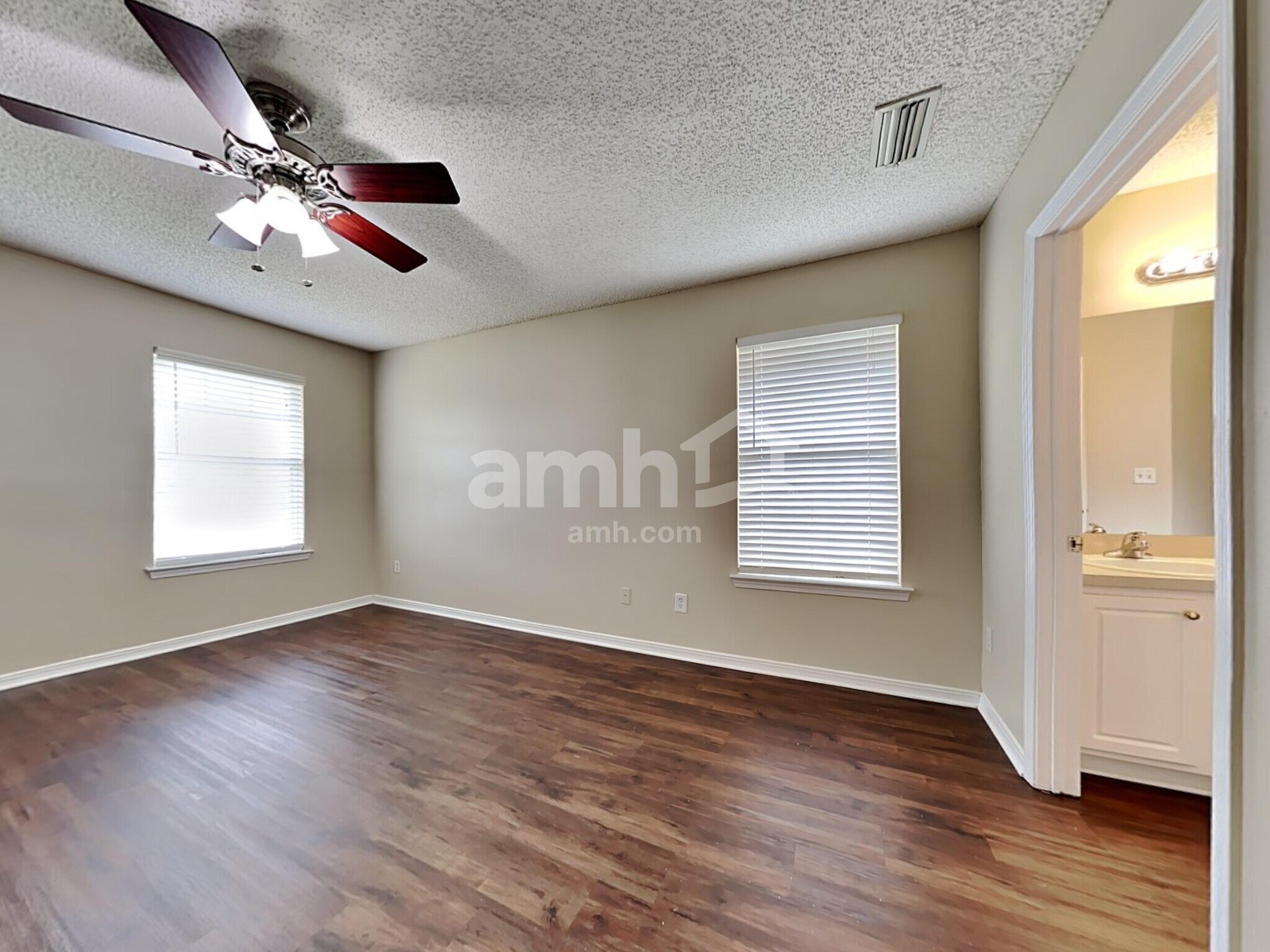 Building Photo - 6291 Ironside Dr N