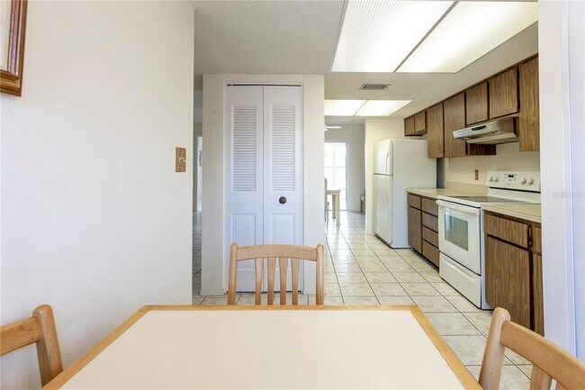 Building Photo - 3840 Staysail Ln
