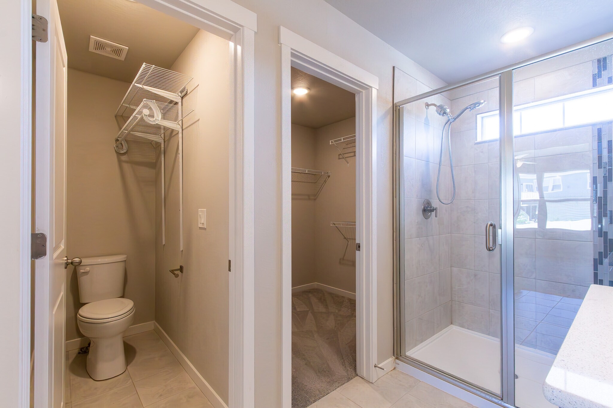 Building Photo - 8136 Lookout Ct