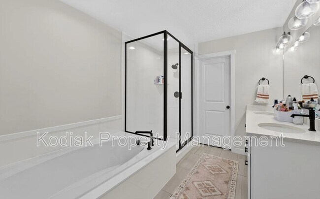 Building Photo - 979 Shoreline Dr