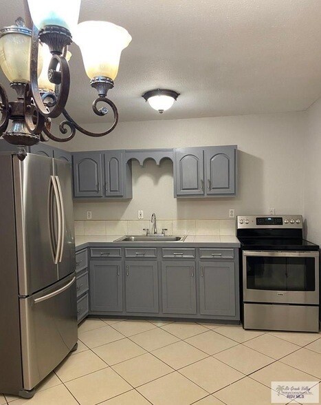 Building Photo - 1910 Wyoming Dr