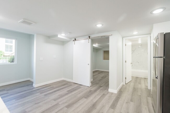 Interior Photo - 15286 Sutton Street