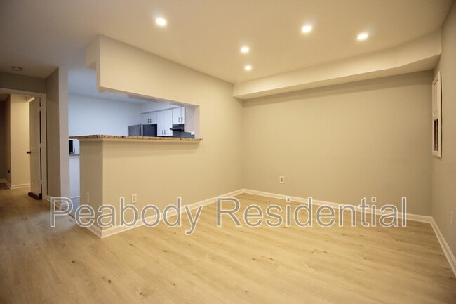 Building Photo - 2233 Lovedale Ln